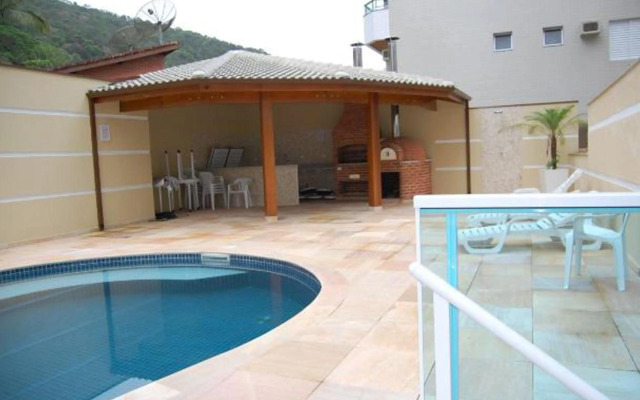 Apart Ubatuba c/ ar, churrasqueira, piscina