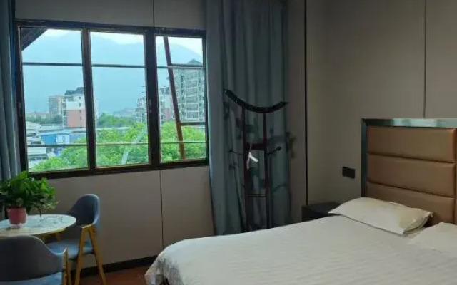 Zhenlu Scenic Hotel