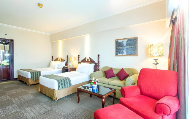 Sunlake Waterfront Resort and Convention