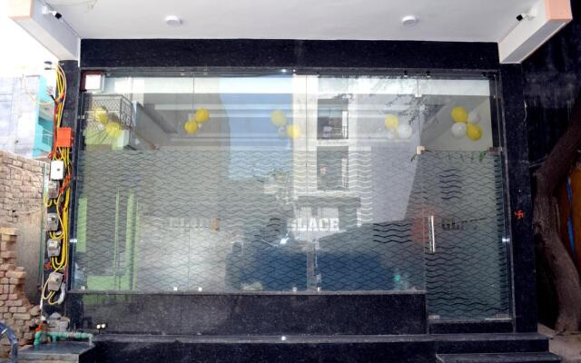 OYO 80949 Hotel Glace