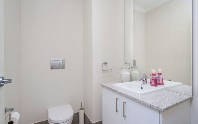 Big Wave, 8 Achilles Street