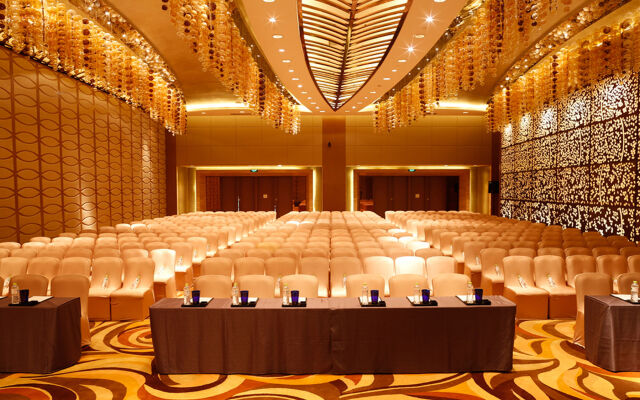 Crowne Plaza Zhongshan Wing on City by IHG