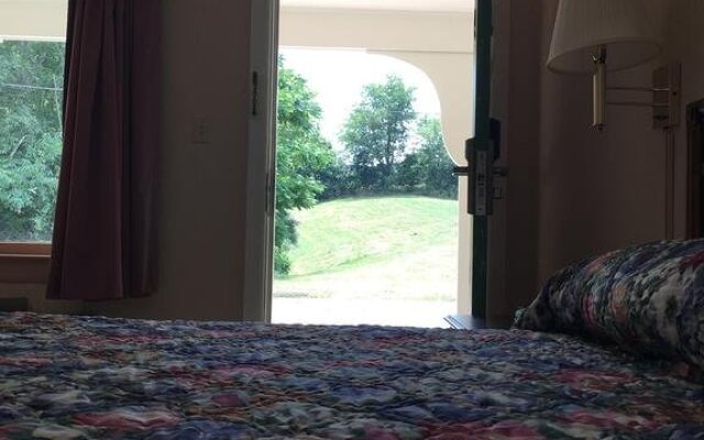 Kingston Inn & Suites