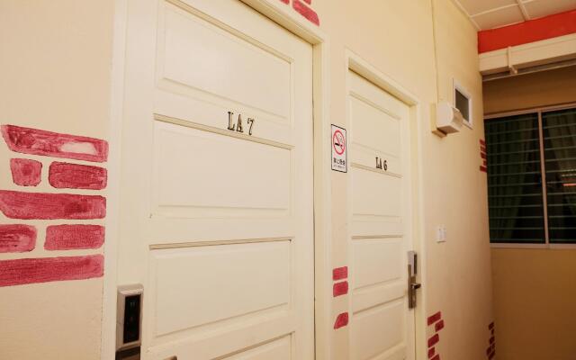 Natol Homestay - LA Tabuan Jaya