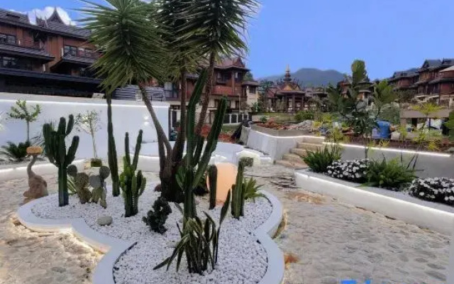 Mangshi Xishang Homestay (Yi Nationality Ancient Town Branch)