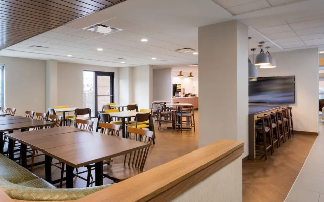 Wingate by Wyndham Charleston