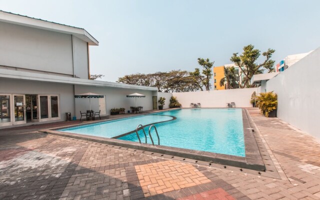 The Habitat by OYO Rooms