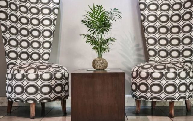 Portal Plaza Suites