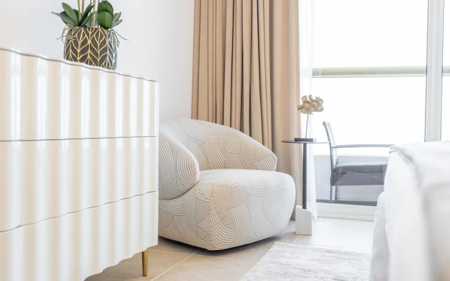 Czechin -Stylish 1BR in Elite Residences