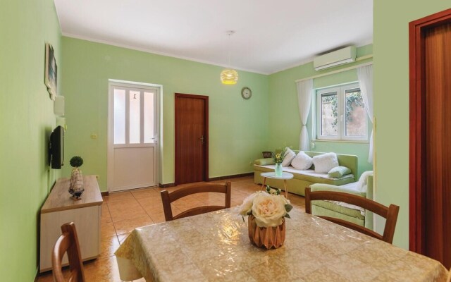 Nice Home in Liznjan With Wifi and 1 Bedrooms
