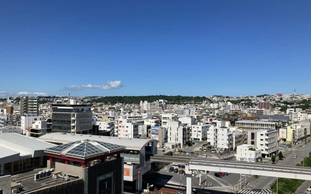 Toyoko Inn Okinawa Naha Omoromachi Ekimae