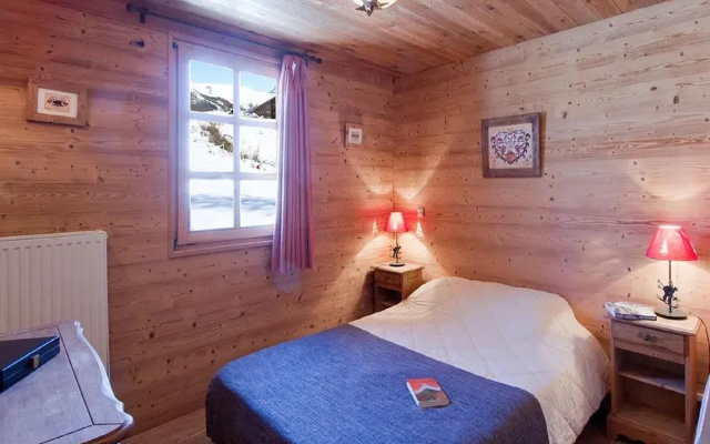Chalet in Alpe D'huez With Sauna & Hot Tub