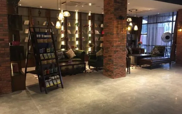 James Joyce Coffetel (Yancheng Helan Huahai)