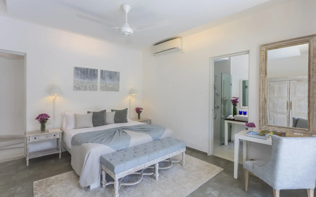 Villa White