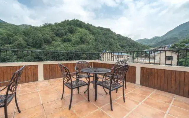 White Bird Field B&B (Jiu Shan Shan)