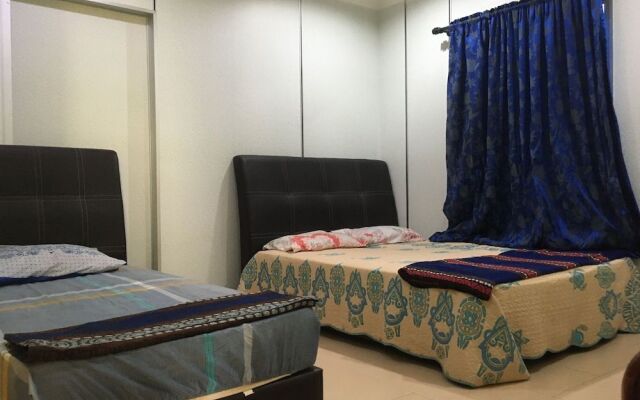 SPOT ON 89857 Azra Inn Rumah Tumpangan