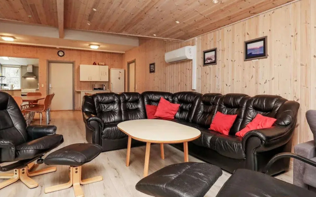 20 Person Holiday Home in Oster Assels