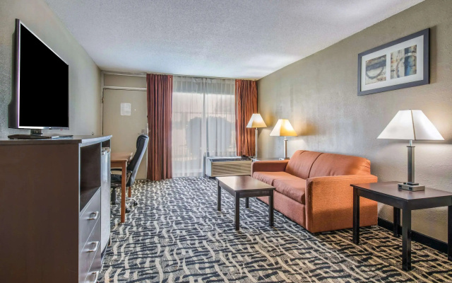 Quality Inn & Suites York East