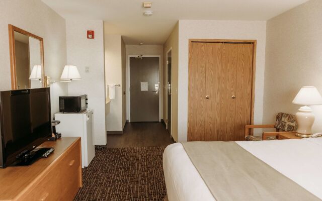 Coast Fort St. John Hotel