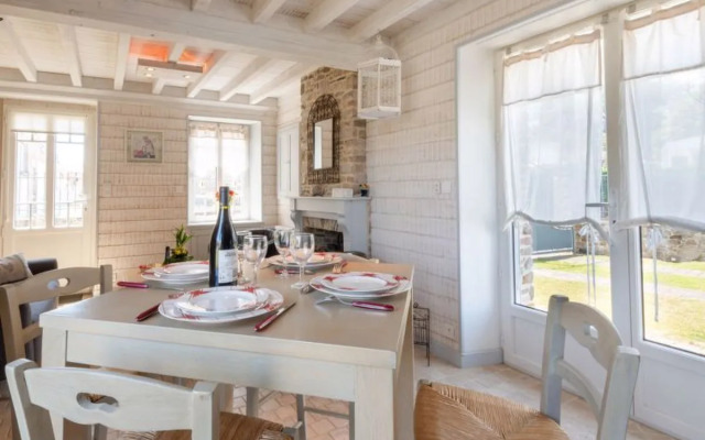 Holiday Home Zoé (CEZ407)