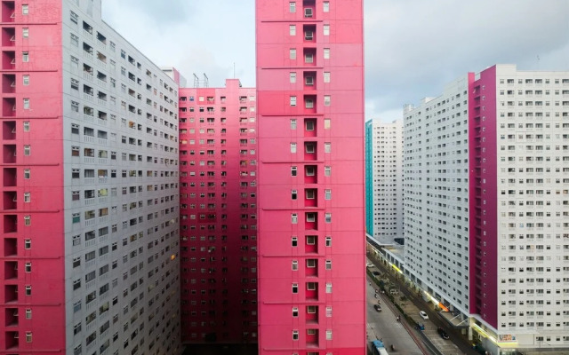 Comfortable 2BR Green Pramuka Apartment