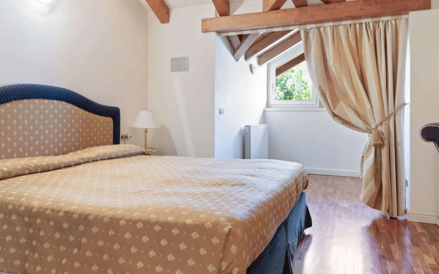 Residence Located on the Shores of Lake Maggiore