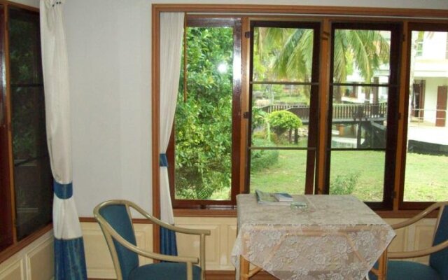 Aunchaleena Beach Front Resort