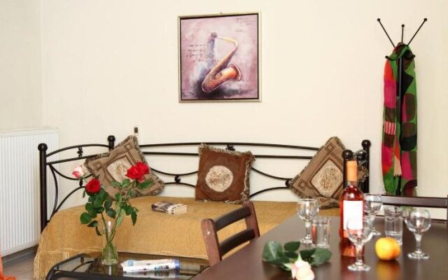 Apartments Avra