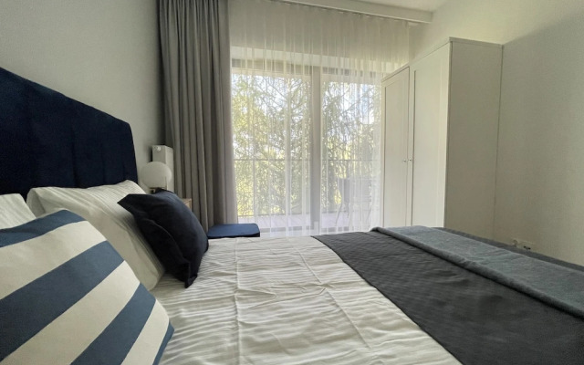 Lake Club Apartments - LoftAffair