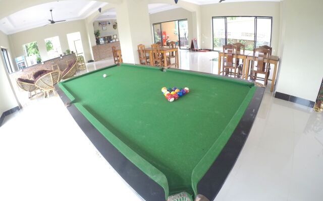 Blue Diamond Guest House - Hostel