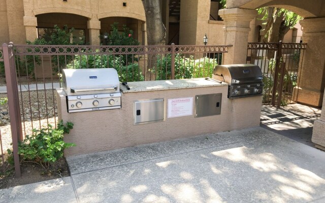 15095 Scottsdale - 2 Br Condo