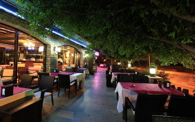 Leda Beach Hotel
