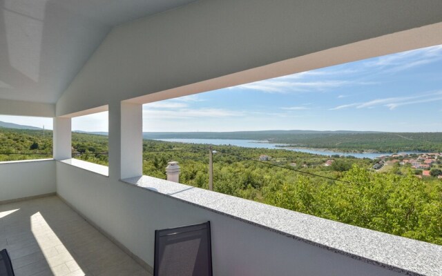 Nina Kru evo in Kru evo