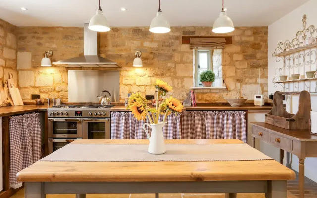Classic Family Barn Conversion in Radcot