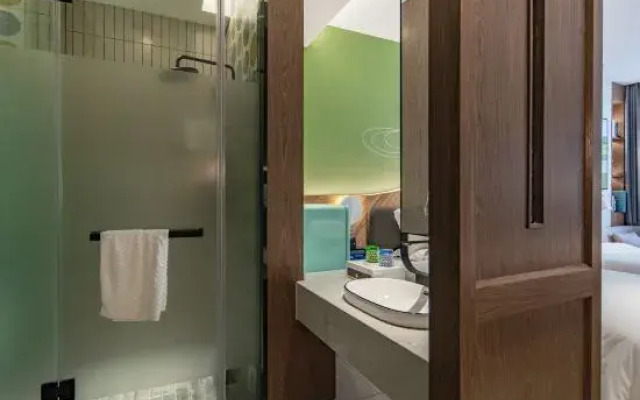 Green No. 19 Hotel (Nanyang Seventh Road Wollonggang Store)