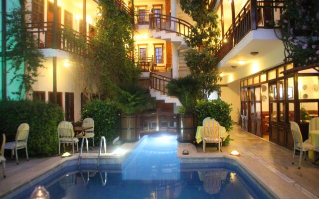 Hotel Karyatit Kaleiçi