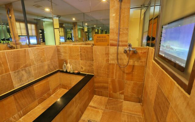 Film 37.2 Hotel
