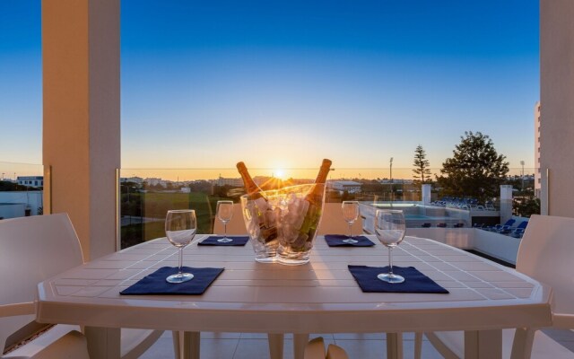 Correeira Luxury Residence T2 D - Albufeira, Pools, Wifi, Bbq, Beach
