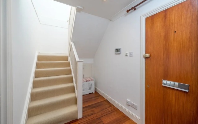 Deluxe 2Bed Duplex Apartment & parking