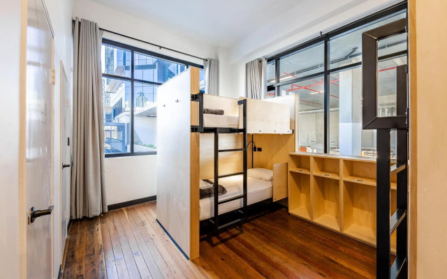 Bunk Backpackers