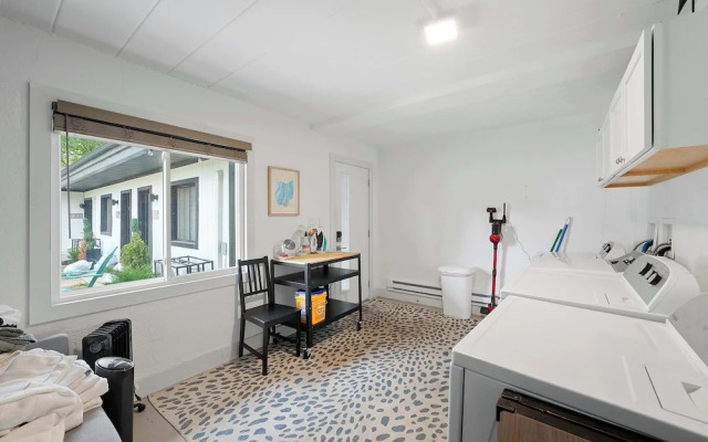 Chic City Retreat 89 For 2