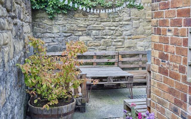 Host Stay The Old Courtroom Flat