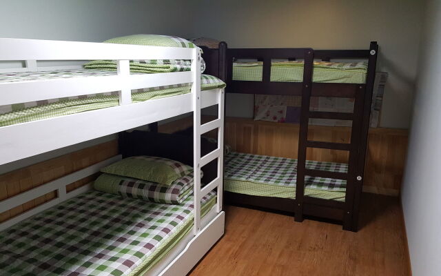 Dongbaekseom Guest House