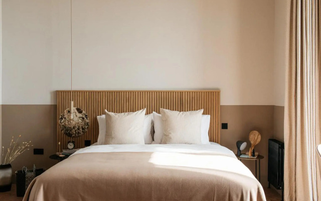 Port Hotel