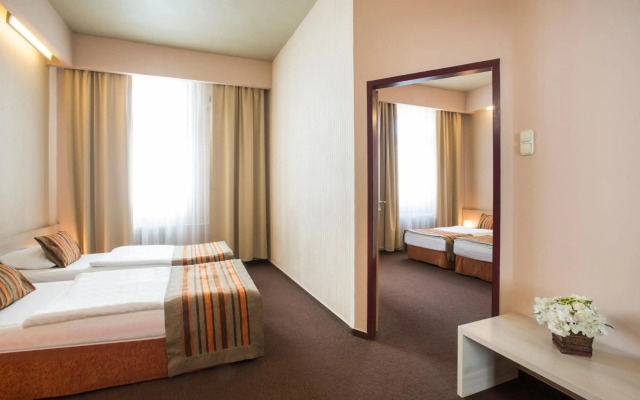 Star City Hotel