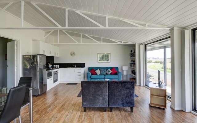 Lagoon's Bay Garden Pavillion 2