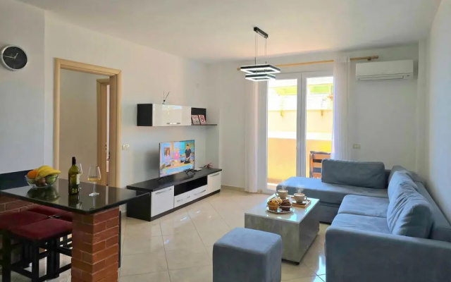 Sea View Holiday Apartment 073