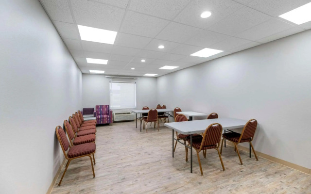 Quality Inn & Suites Carlsbad Caverns Area