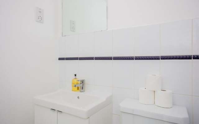 2 Bedroom Flat In East London