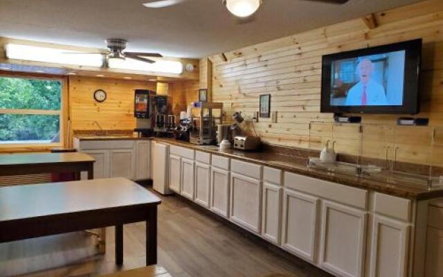 Colonial House Motel